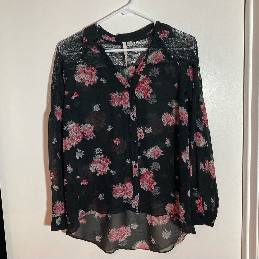 Lauren Conrad floral lace dressy top small